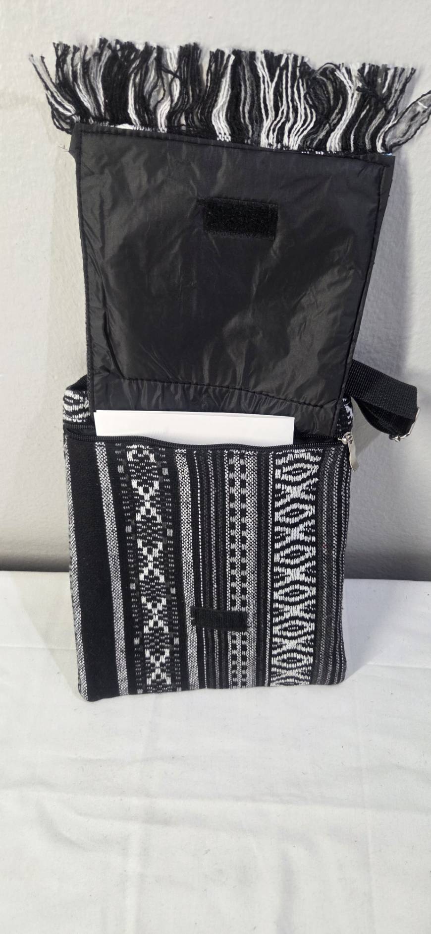 Bohemian Woven Crossbody Bag Black - zipper #2 detail