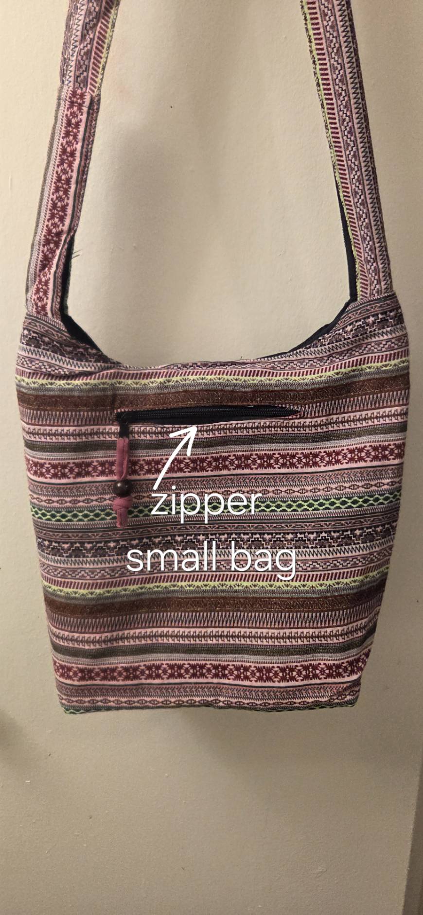 Thai woven crossbody bag BC-04 - woven pattern close-up zipper pull