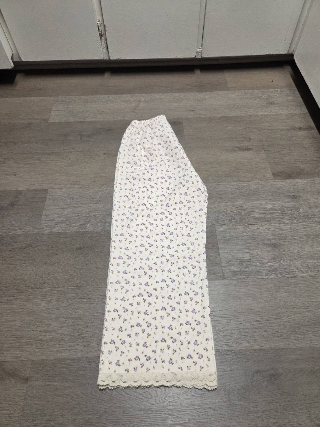 Side view of LP-03 ivory lavender floral straight-leg pajama pants