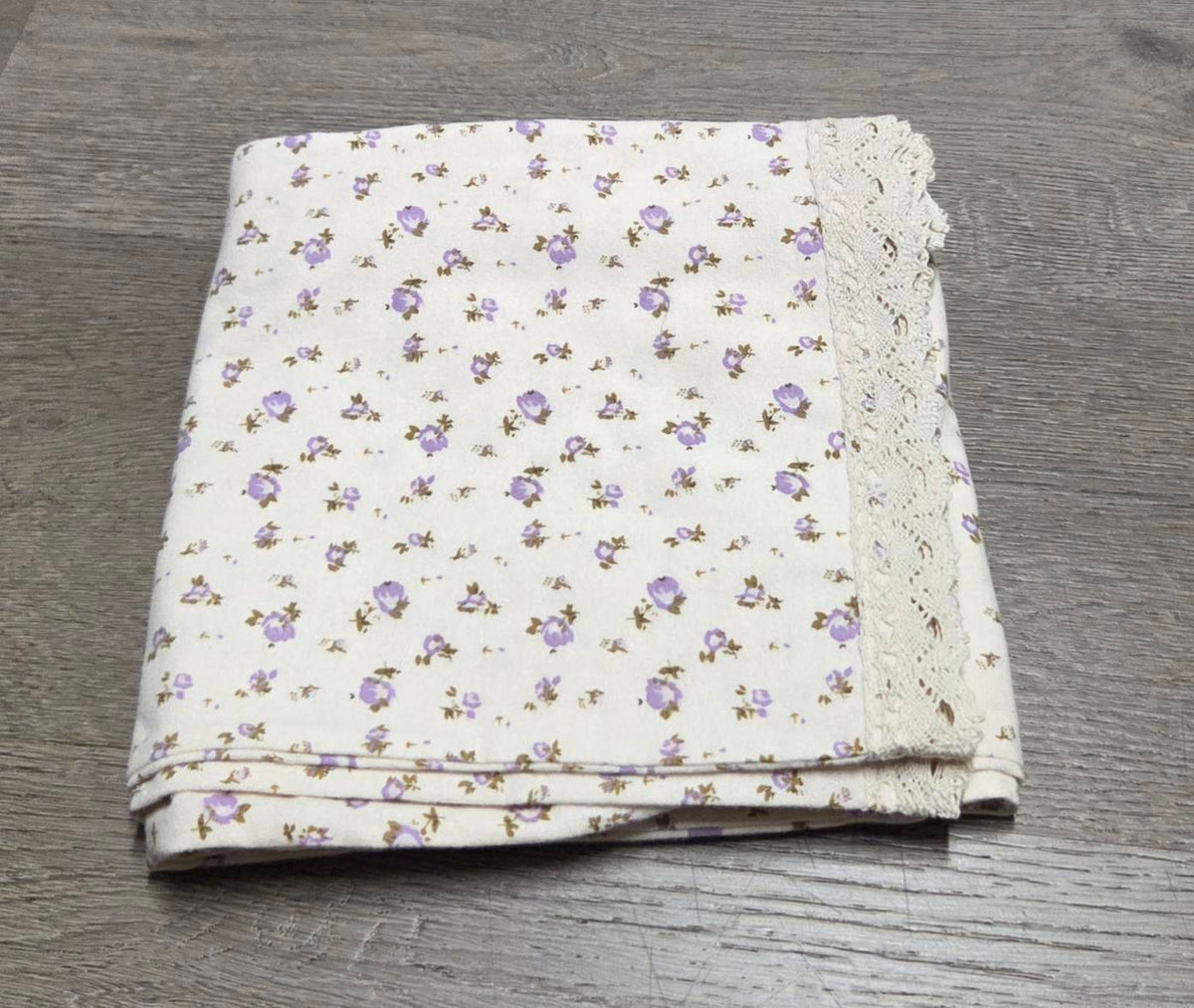 Folded LP-03 ivory pajama pants with lavender floral print